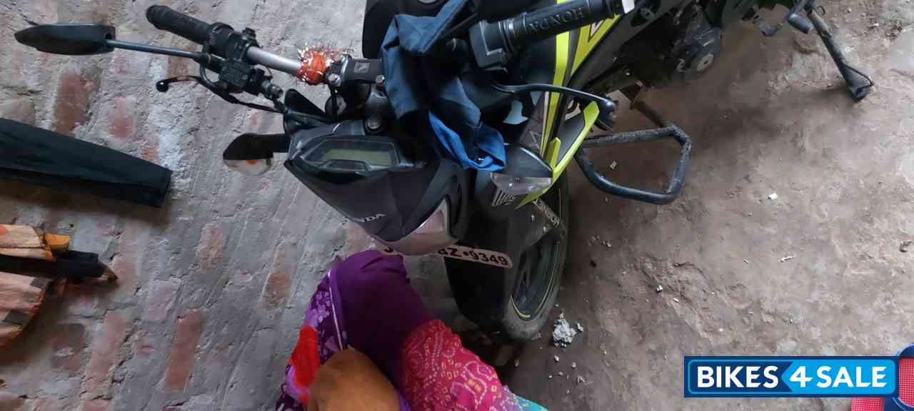 Honda CB Hornet 160R ABS