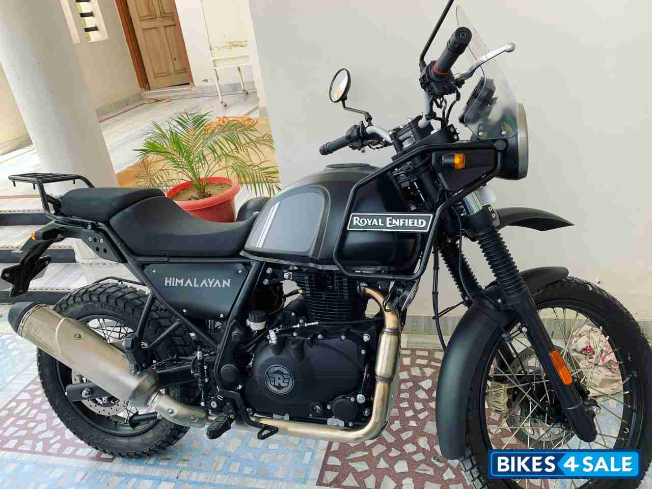 Granite Black Royal Enfield Himalayan BS VI