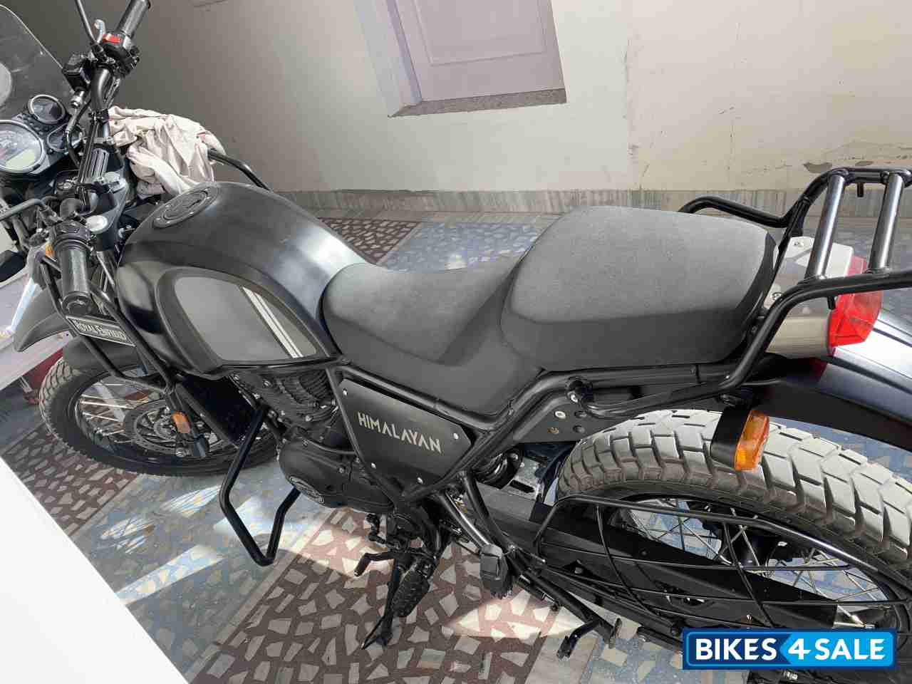Granite Black Royal Enfield Himalayan BS VI