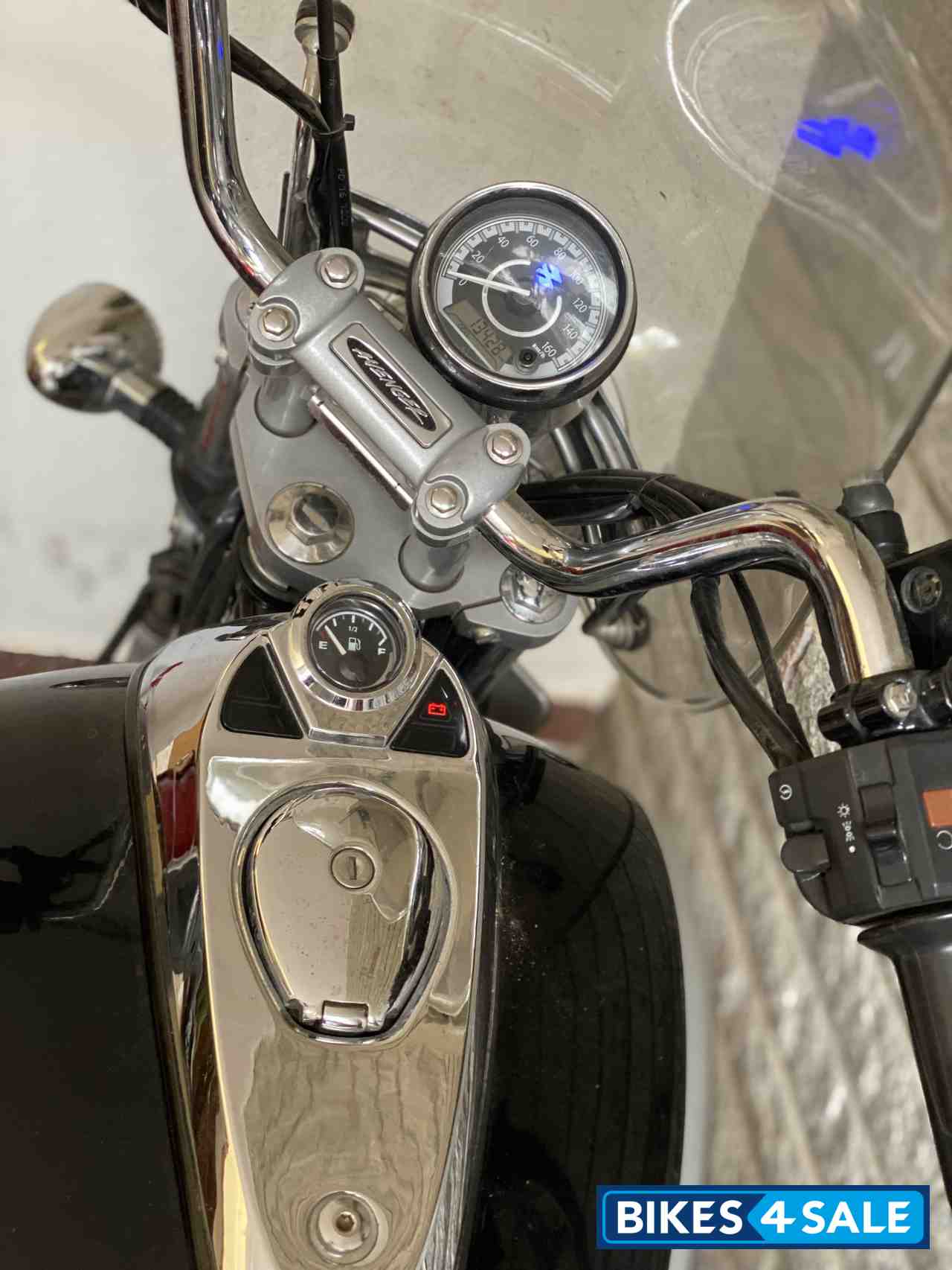 Bajaj Avenger Cruise 220 Bajaj Avenger Cruise 220