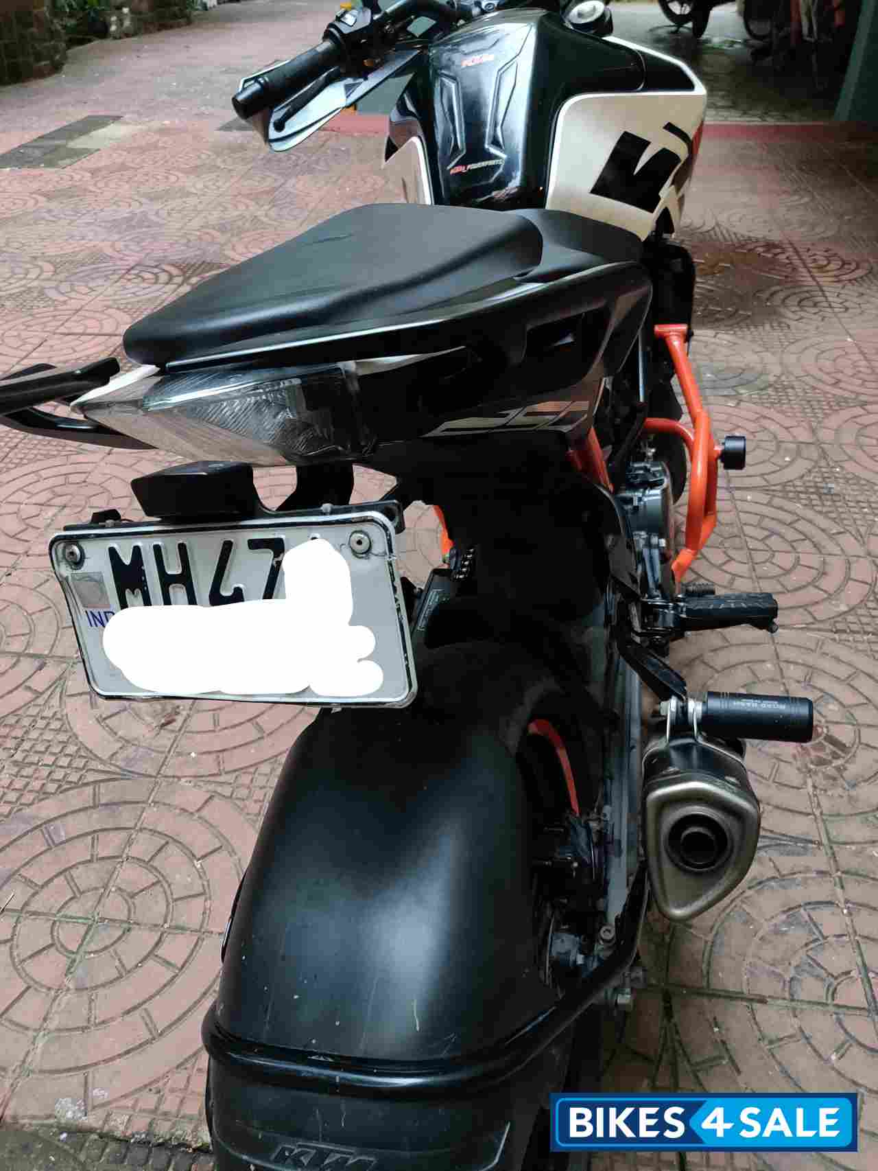 White KTM Duke 250
