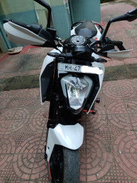 White KTM Duke 250