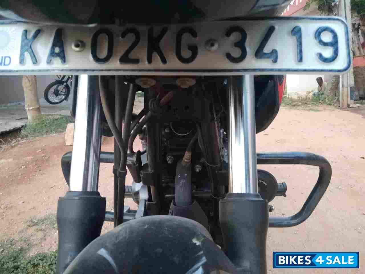 Bajaj Pulsar 125 Split Seat Bajaj Pulsar 125 Split Seat