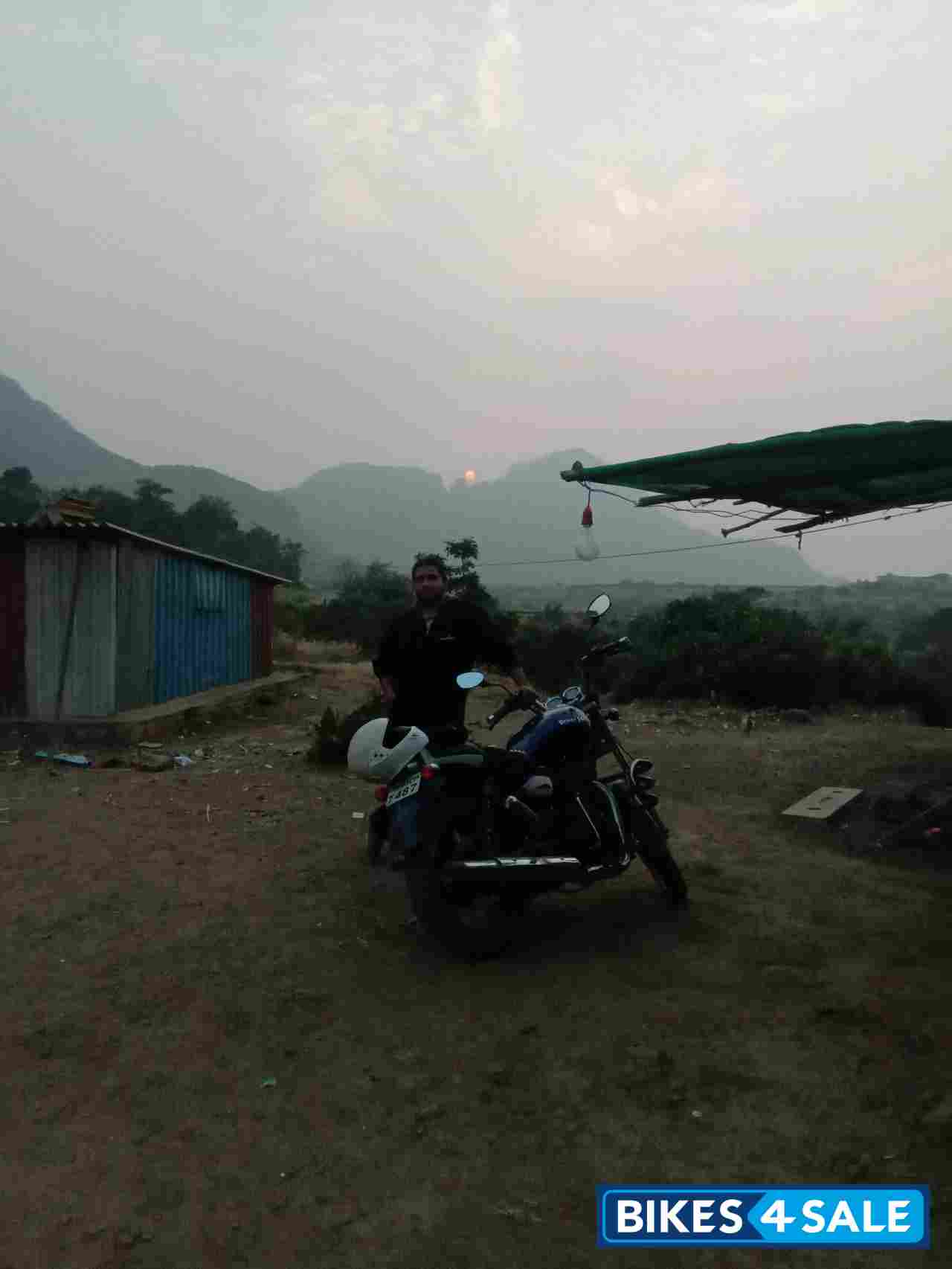 Marine Blue Royal Enfield Thunderbird 350