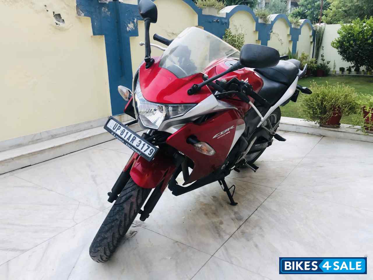 Candy Ruby Red Honda CBR 250R ABS