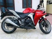 Candy Ruby Red Honda CBR 250R ABS
