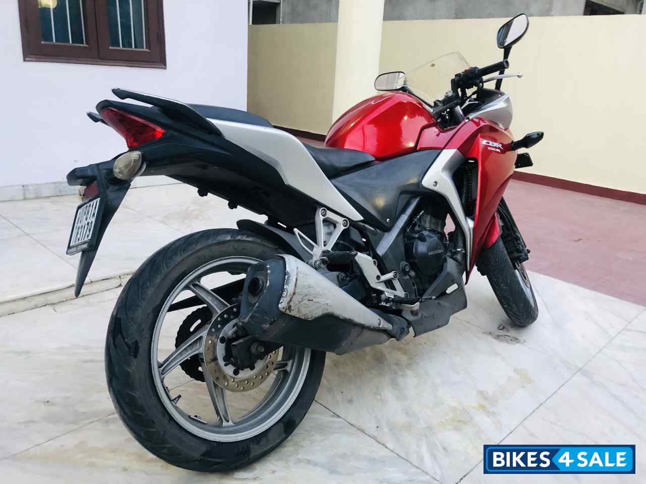 Candy Ruby Red Honda CBR 250R ABS