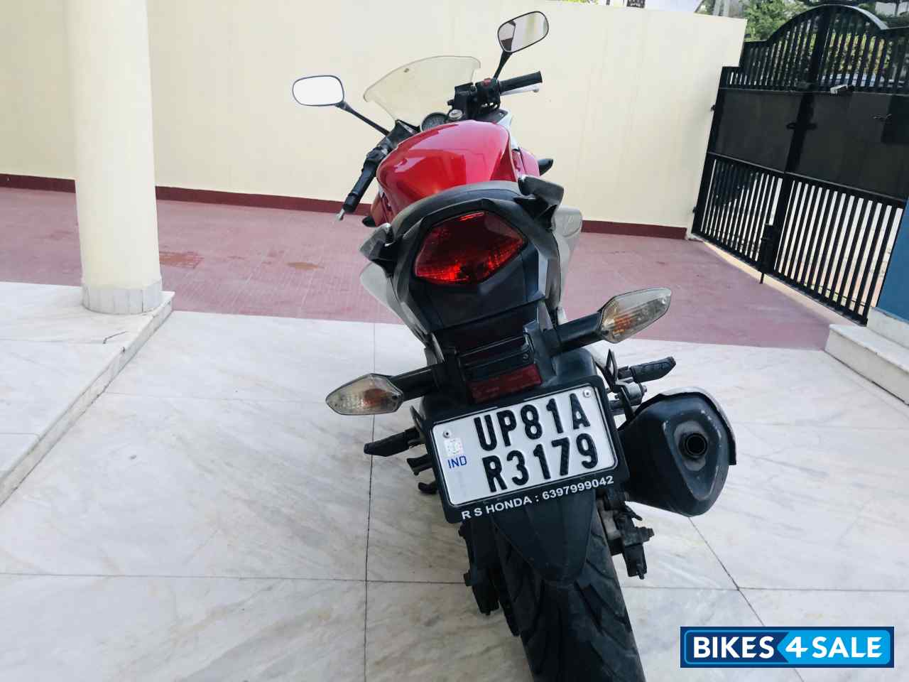 Candy Ruby Red Honda CBR 250R ABS