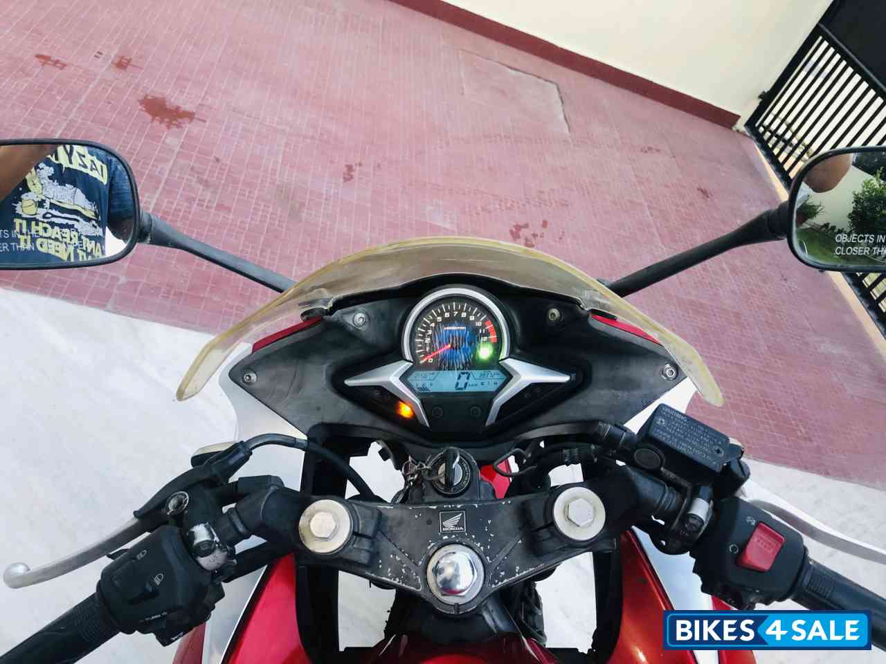 Candy Ruby Red Honda CBR 250R ABS