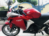 Candy Ruby Red Honda CBR 250R ABS