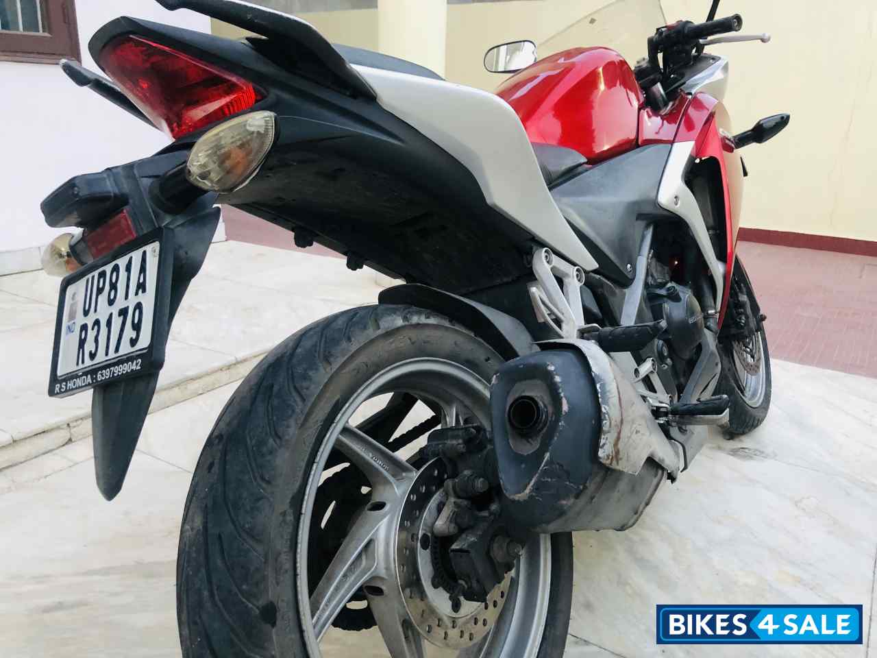 Candy Ruby Red Honda CBR 250R ABS