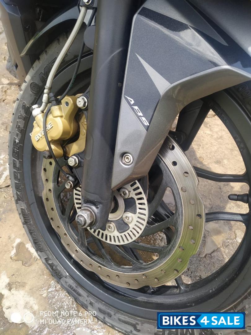 Black Bajaj Pulsar RS 200 ABS