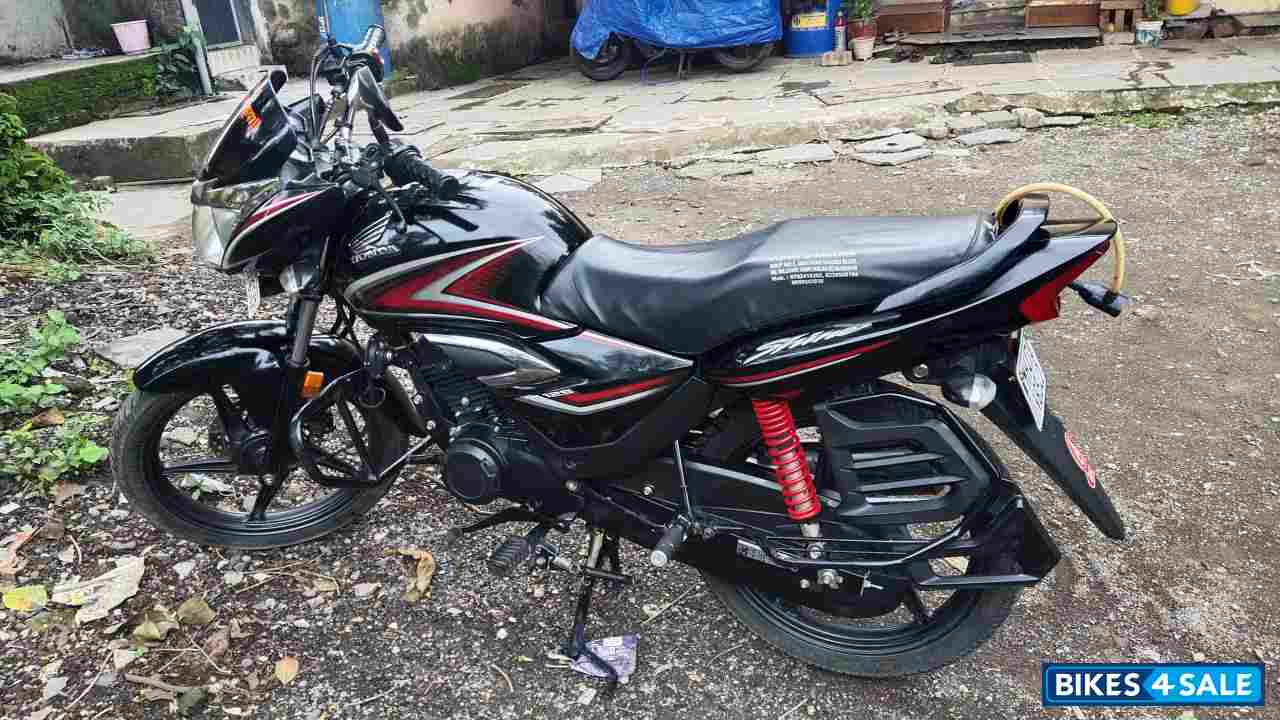 Black Honda CB Shine Black Honda CB Shine