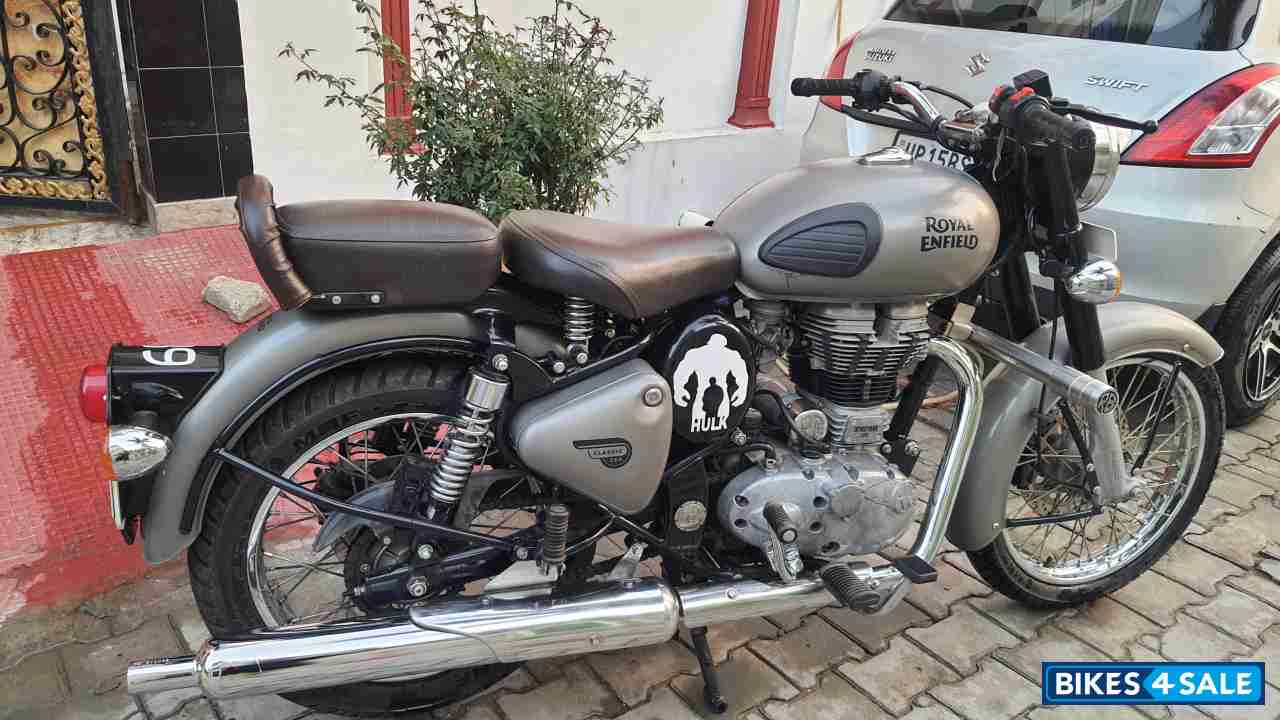 Gun Metal Grey Royal Enfield Classic Gunmetal Grey