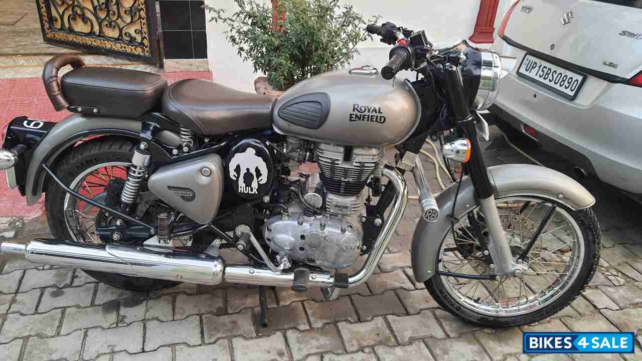 Gun Metal Grey Royal Enfield Classic Gunmetal Grey