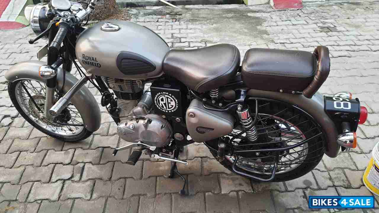 Gun Metal Grey Royal Enfield Classic Gunmetal Grey