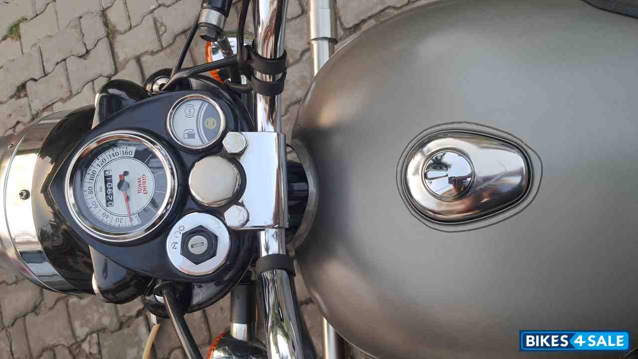 Gun Metal Grey Royal Enfield Classic Gunmetal Grey