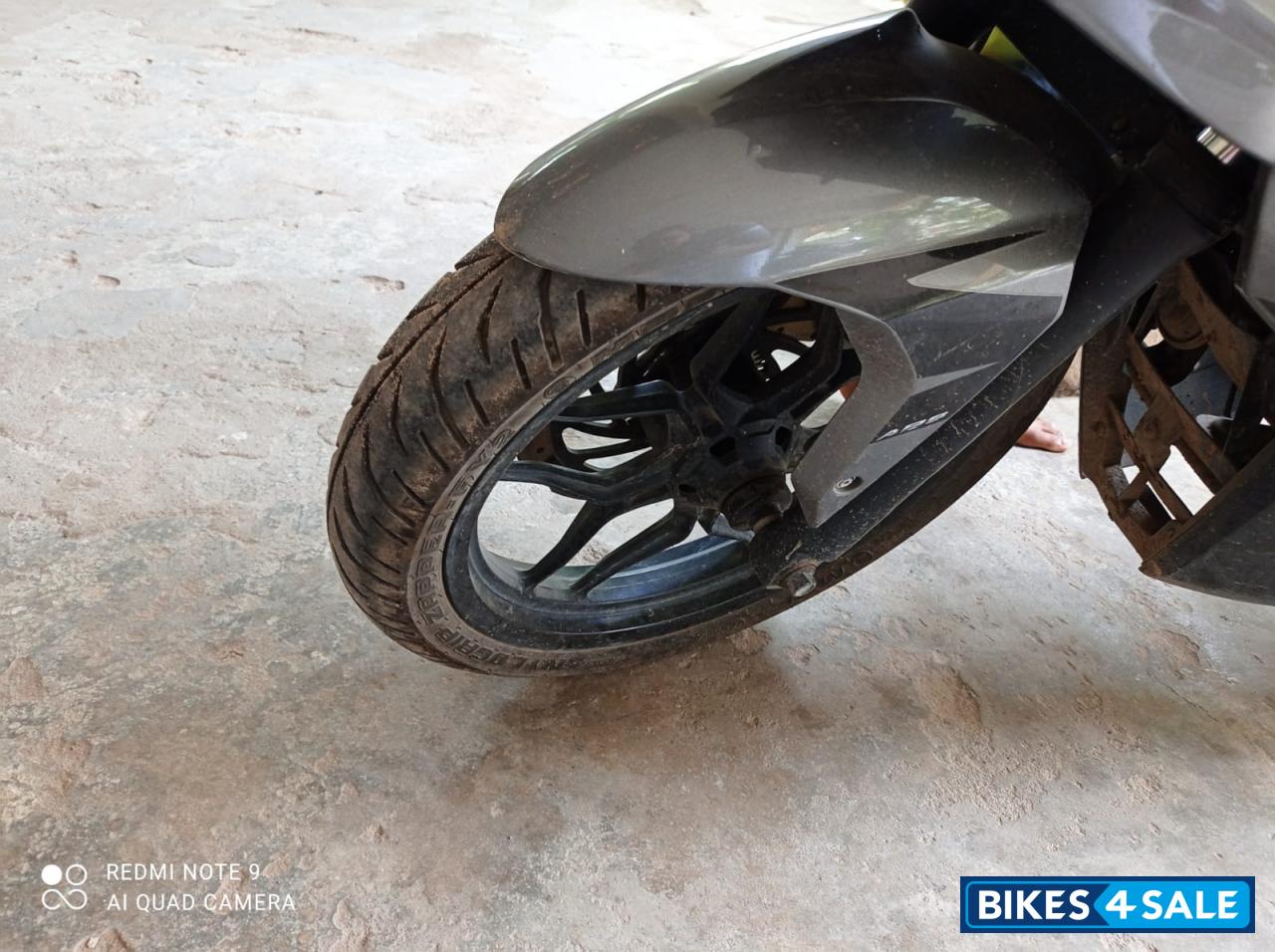 Metallic Black Bajaj Pulsar RS 200 ABS