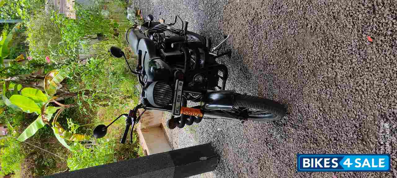 Stealth Black Royal Enfield Classic 500