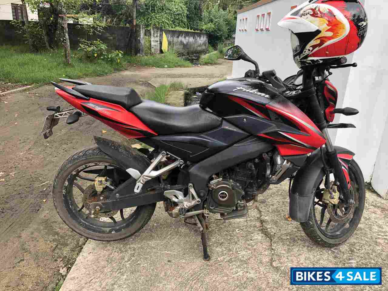 Bajaj Pulsar 200 NS