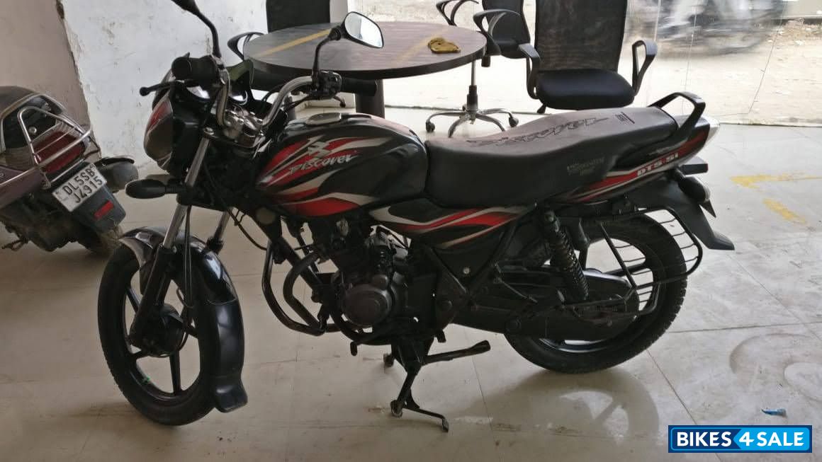 Red Black Bajaj Discover 100 DTS-Si