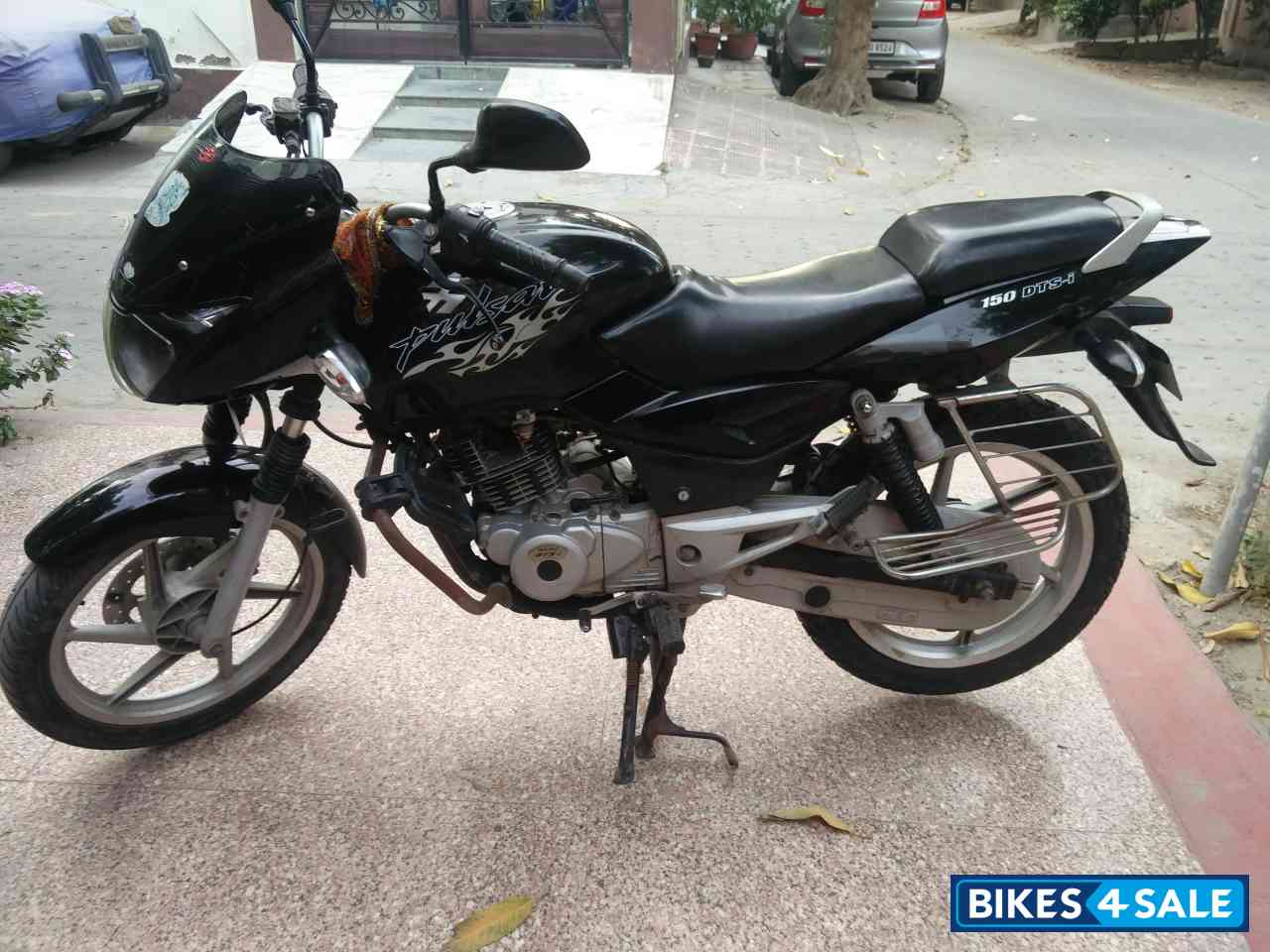 Black Bajaj Pulsar 150 DTSi