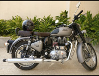 Gunmetal Grey Royal Enfield Classic Gunmetal Grey