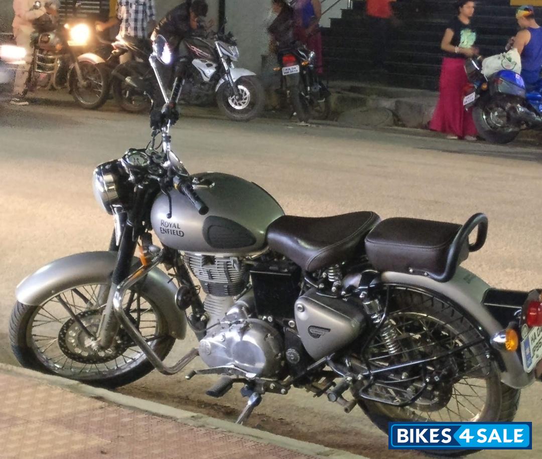 Gunmetal Grey Royal Enfield Classic Gunmetal Grey