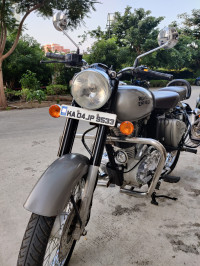 Gunmetal Grey Royal Enfield Classic Gunmetal Grey