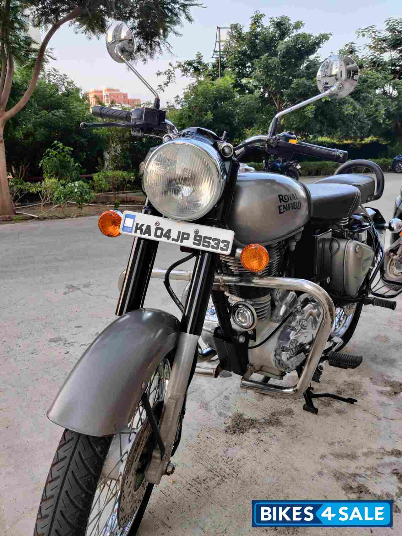 Gunmetal Grey Royal Enfield Classic Gunmetal Grey