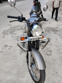 Gunmetal Grey Royal Enfield Classic Gunmetal Grey