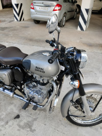 Gunmetal Grey Royal Enfield Classic Gunmetal Grey