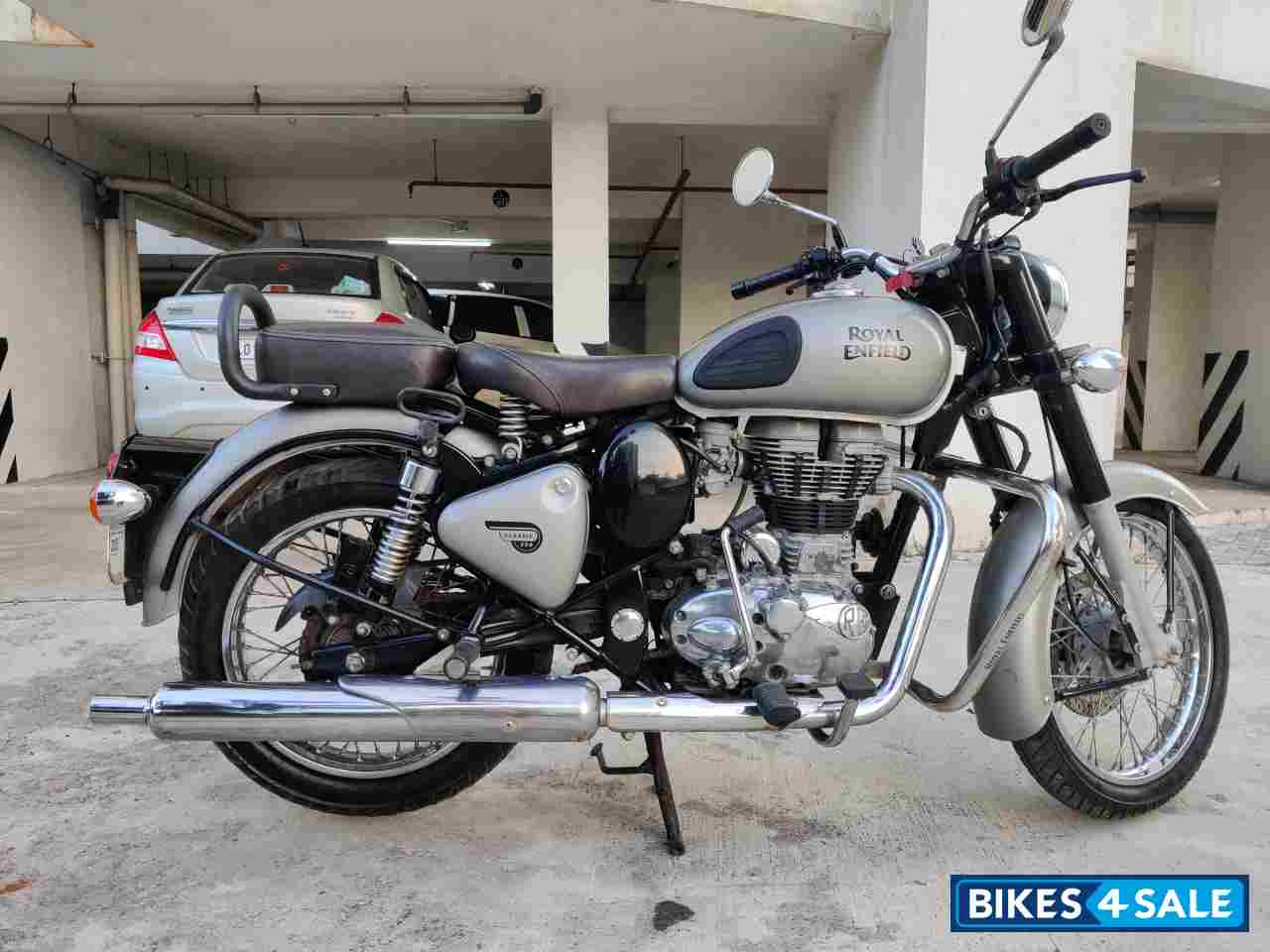 Gunmetal Grey Royal Enfield Classic Gunmetal Grey