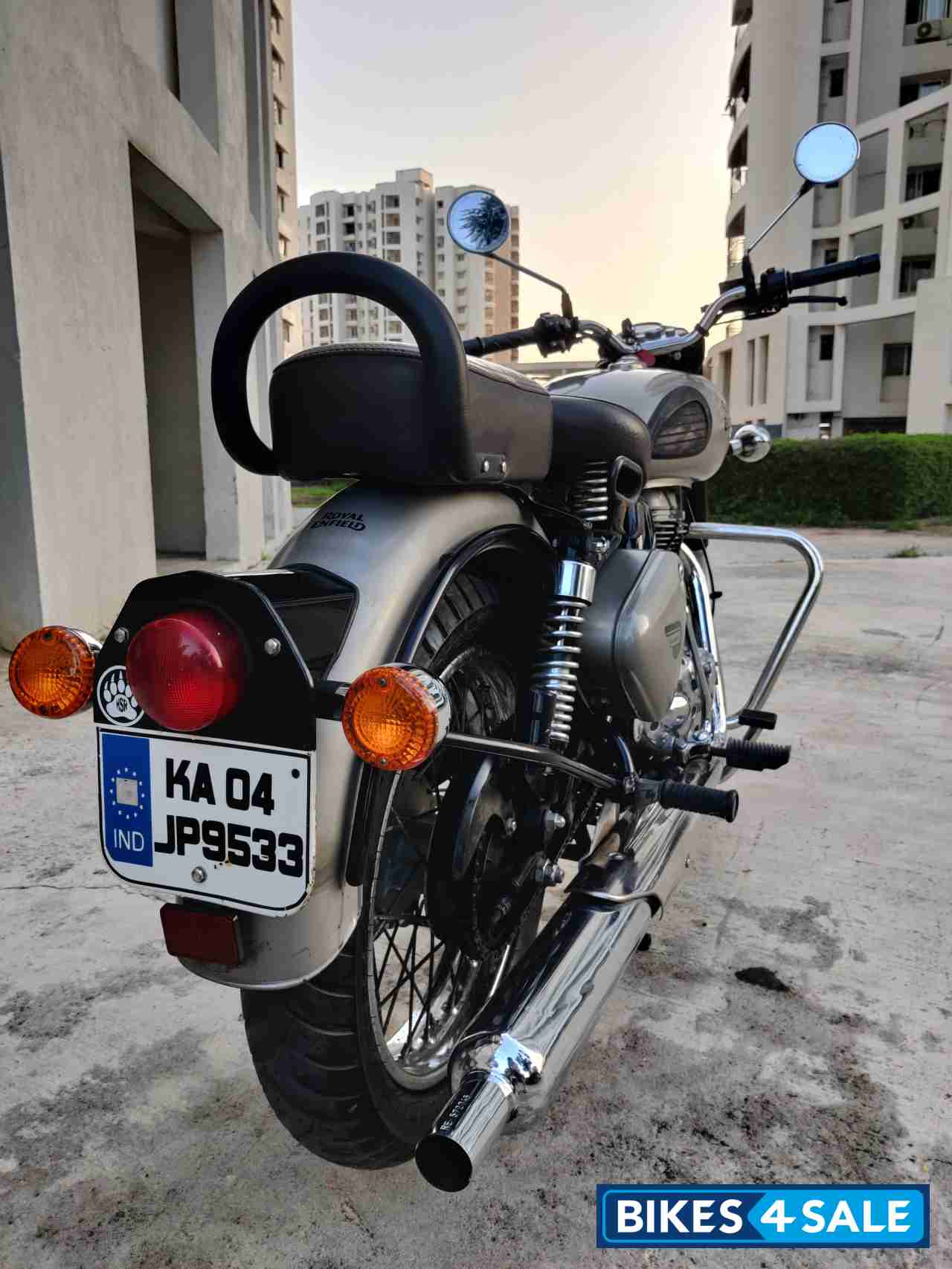 Gunmetal Grey Royal Enfield Classic Gunmetal Grey