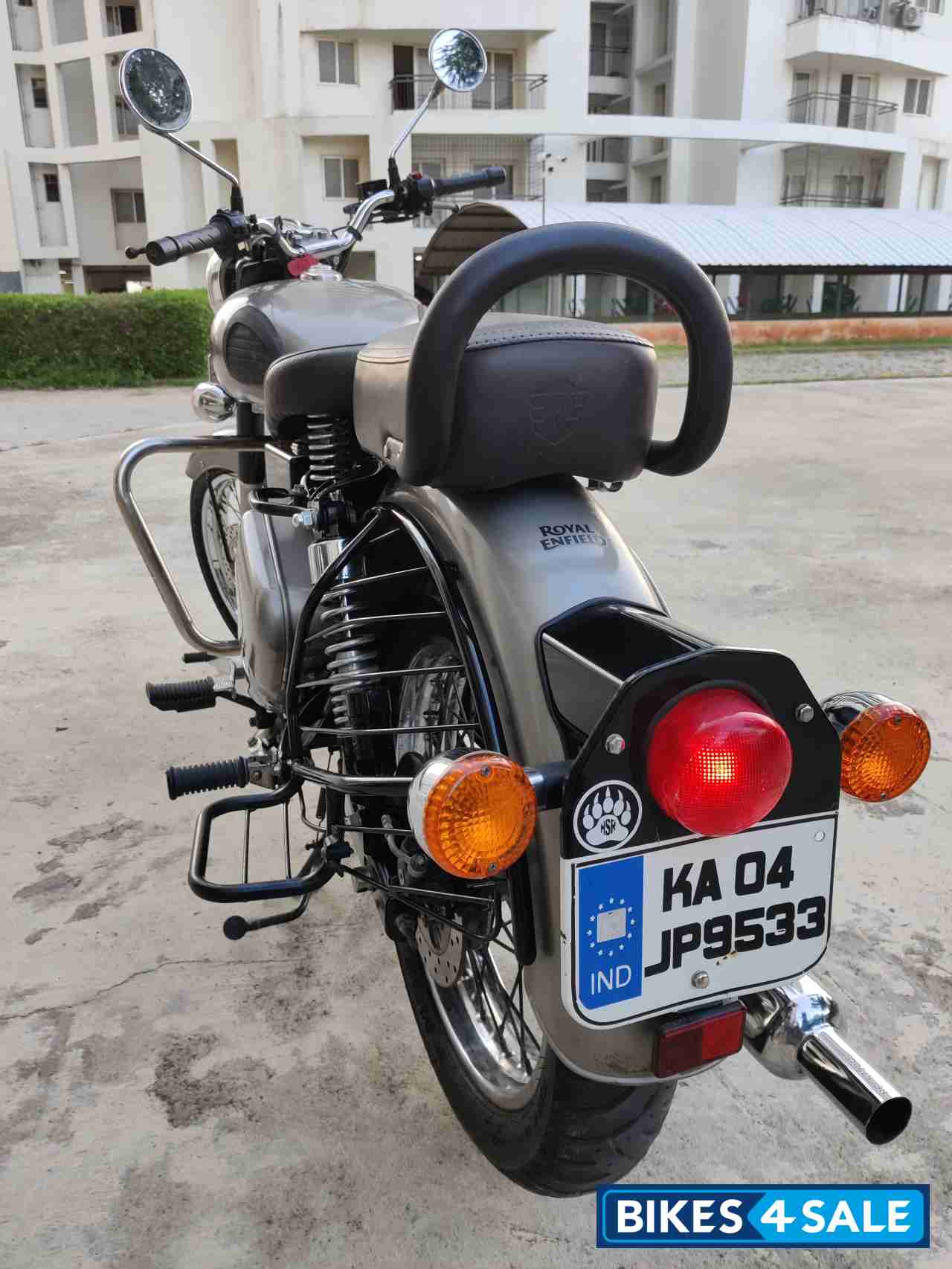 Gunmetal Grey Royal Enfield Classic Gunmetal Grey