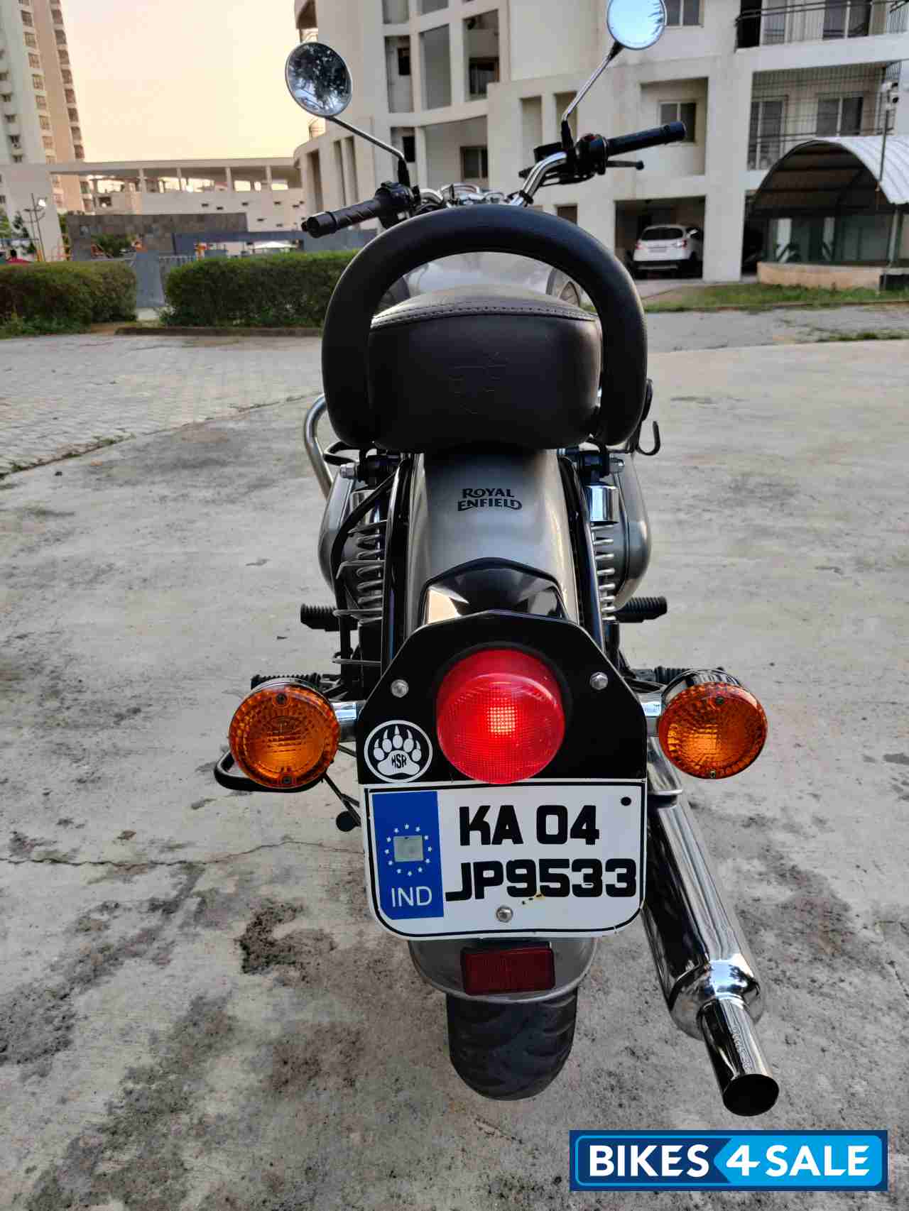 Gunmetal Grey Royal Enfield Classic Gunmetal Grey