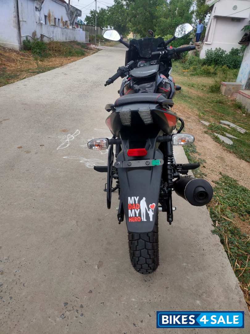 Bajaj Pulsar 220F BS6