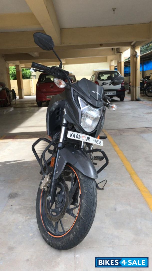 Honda CB Hornet 160R Honda CB Hornet 160R