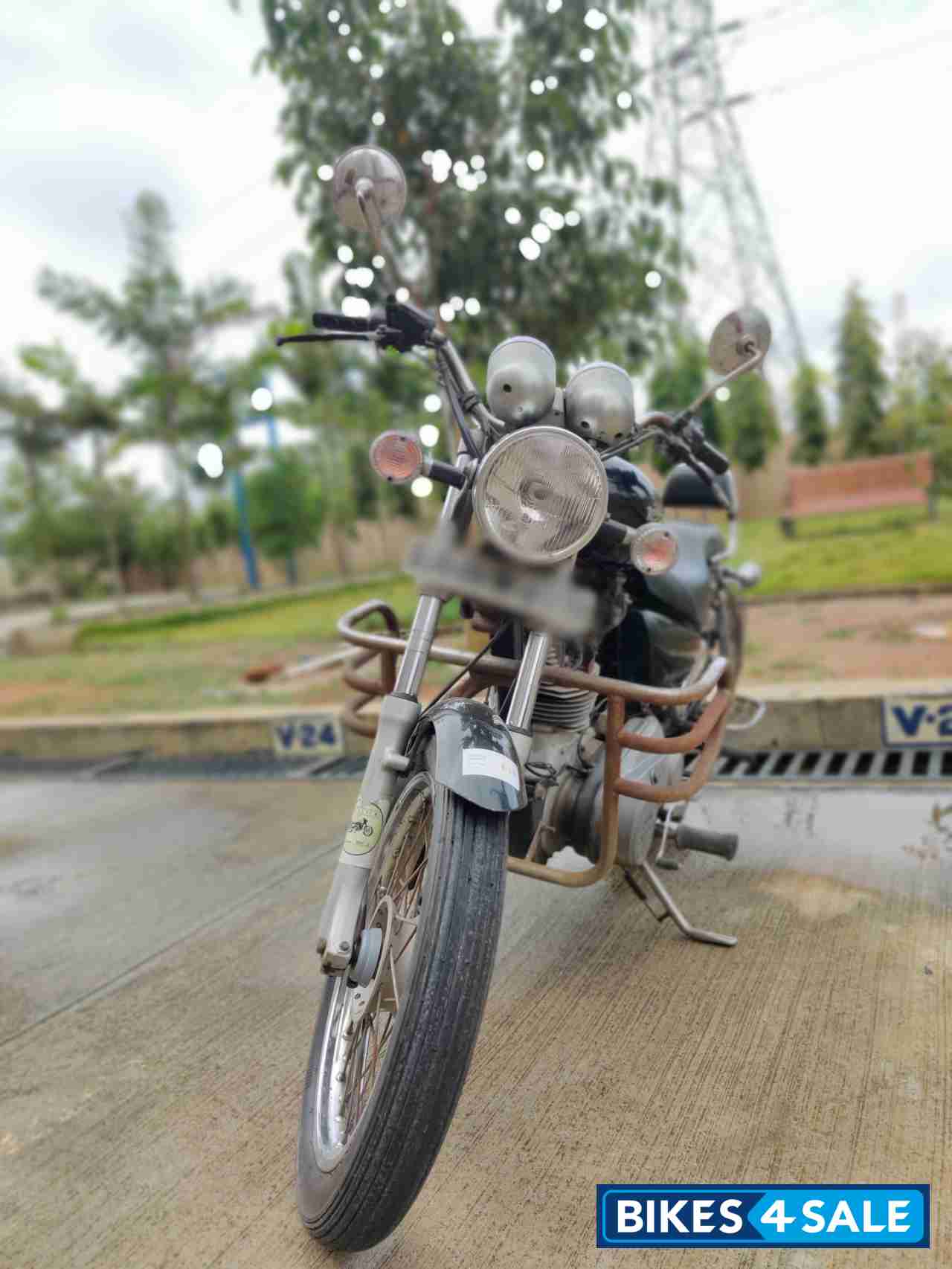 Royal Enfield Thunderbird 350 Royal Enfield Thunderbird 350