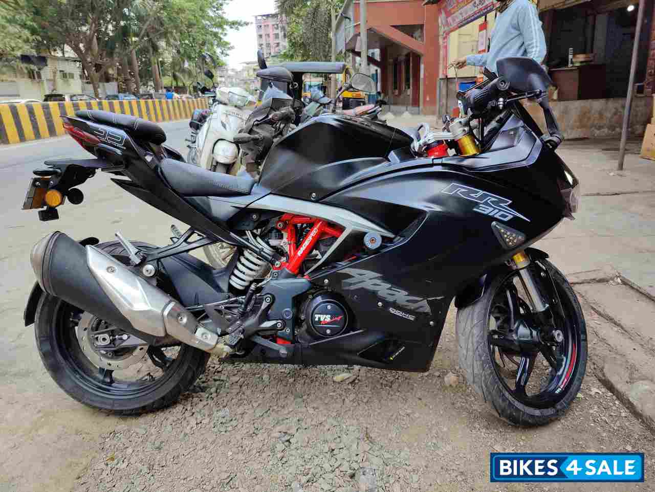 Black TVS Apache RR 310