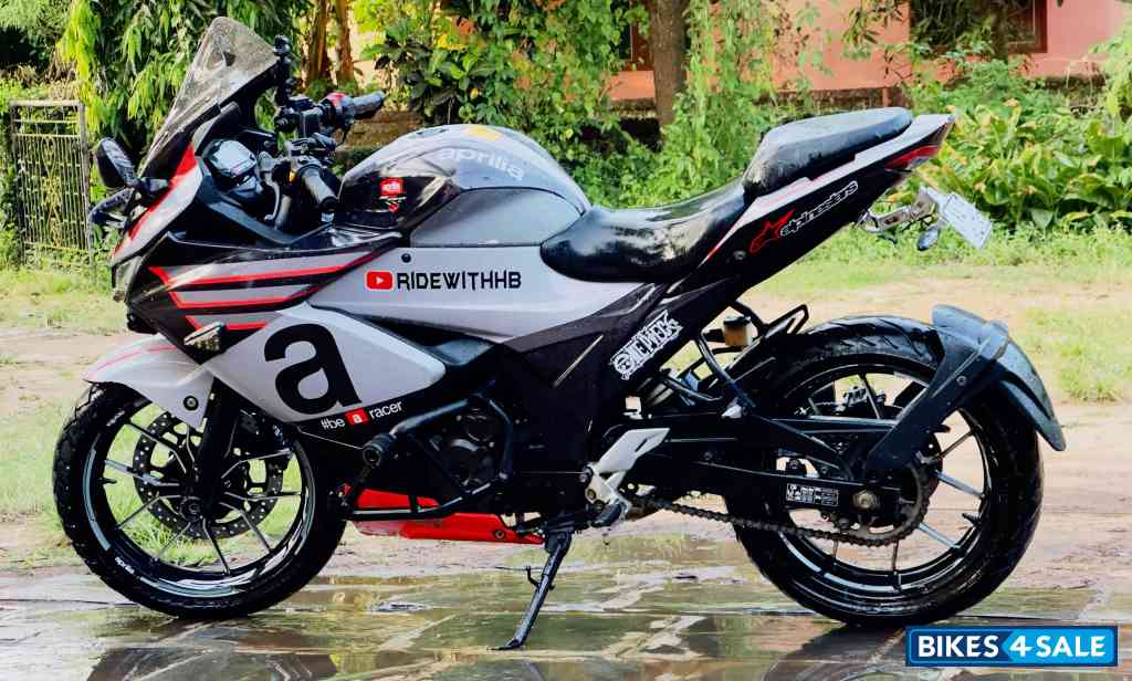 Matte Black Suzuki Gixxer SF 250 BS6