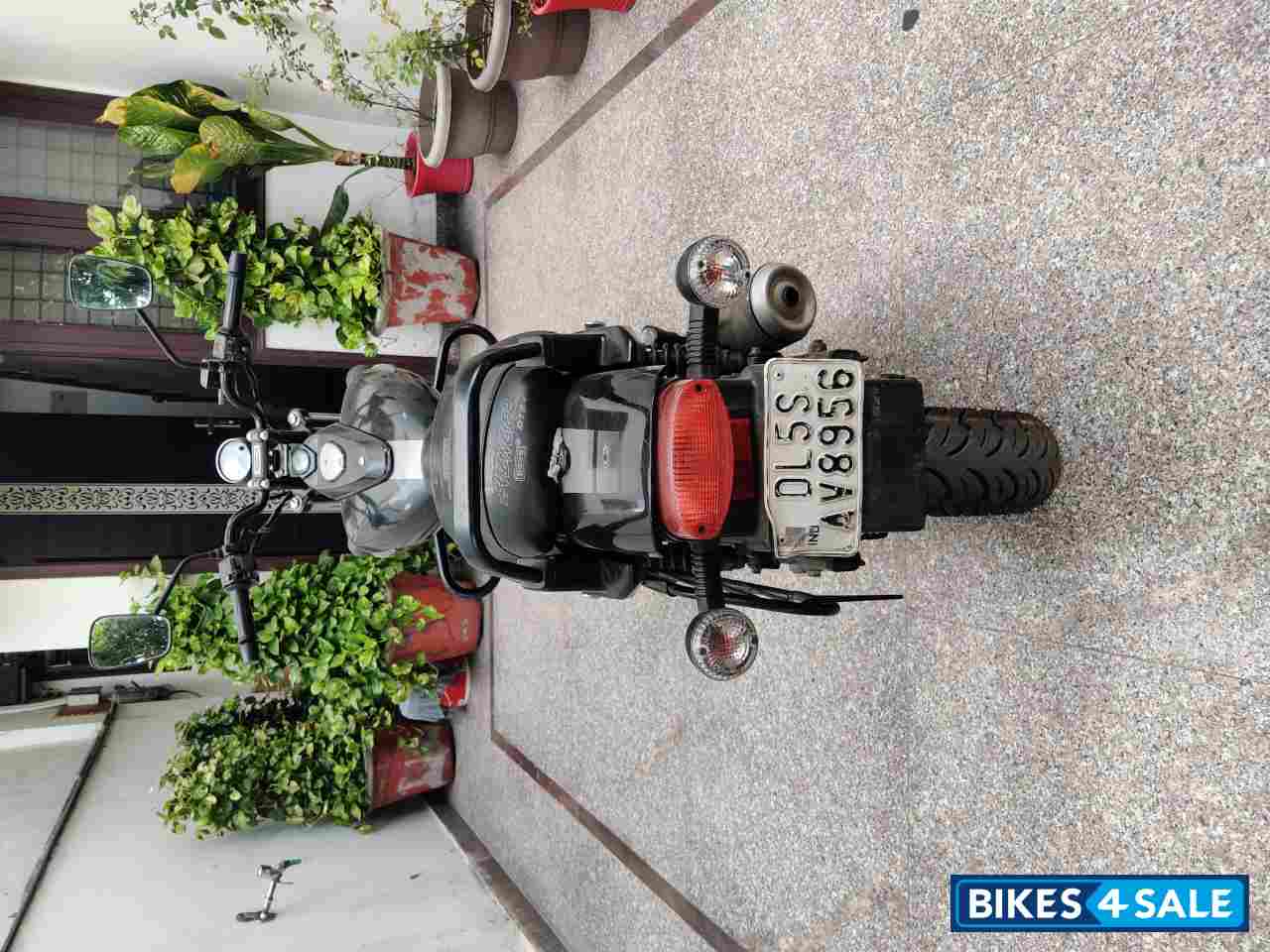 Bajaj Avenger Street 220