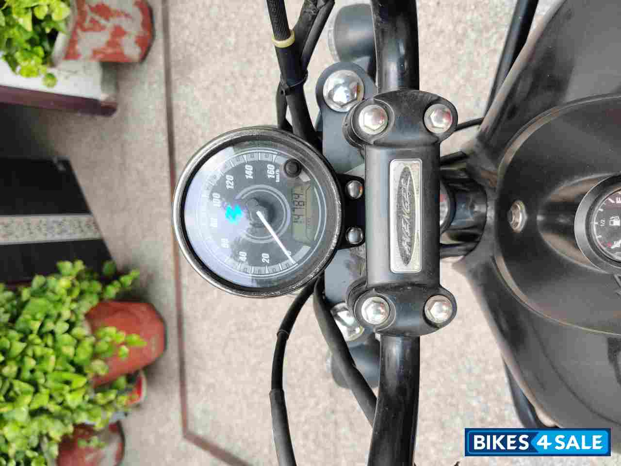 Bajaj Avenger Street 220