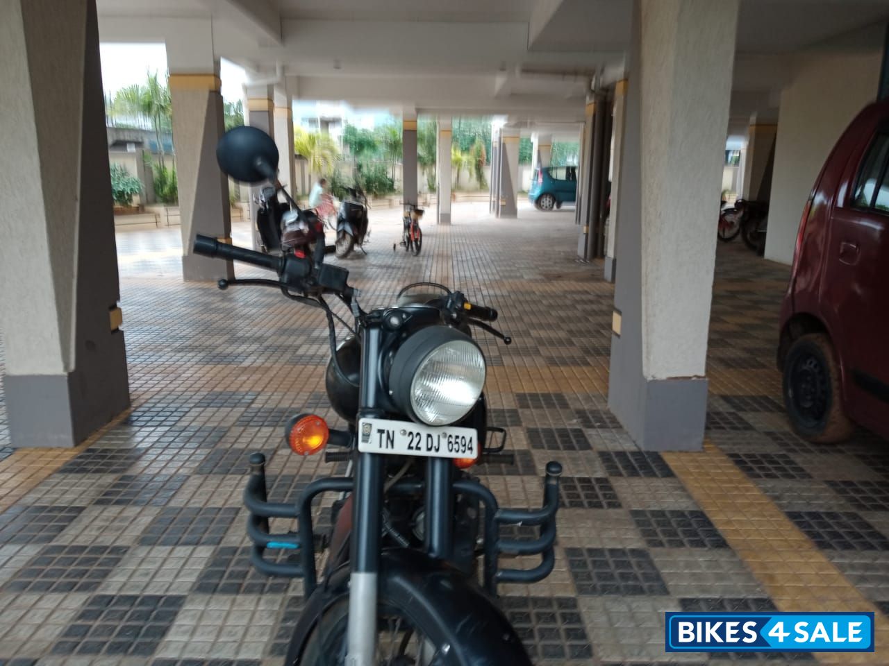 Royal Enfield Classic Stealth Black