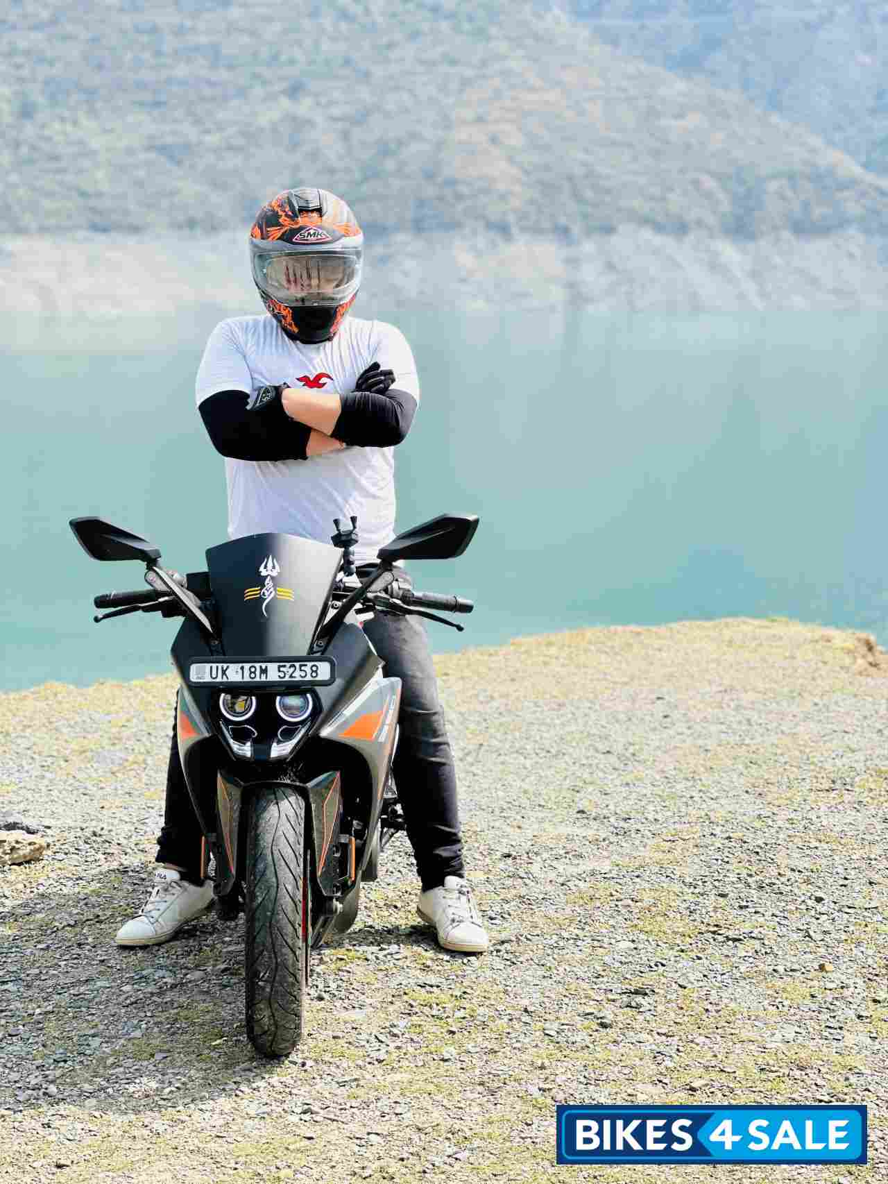 Silver Orange Metallic Color KTM RC 390 2020