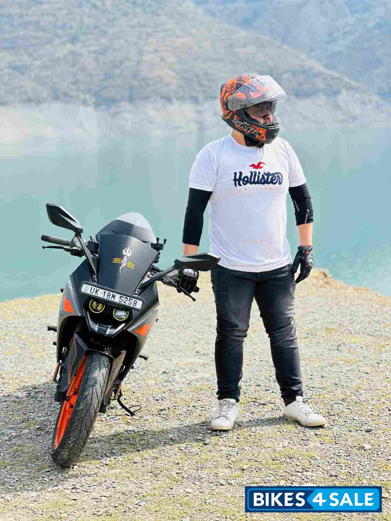 Silver Orange Metallic Color KTM RC 390 2020