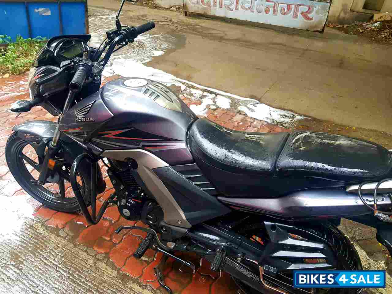 Grey Honda CB Unicorn 160