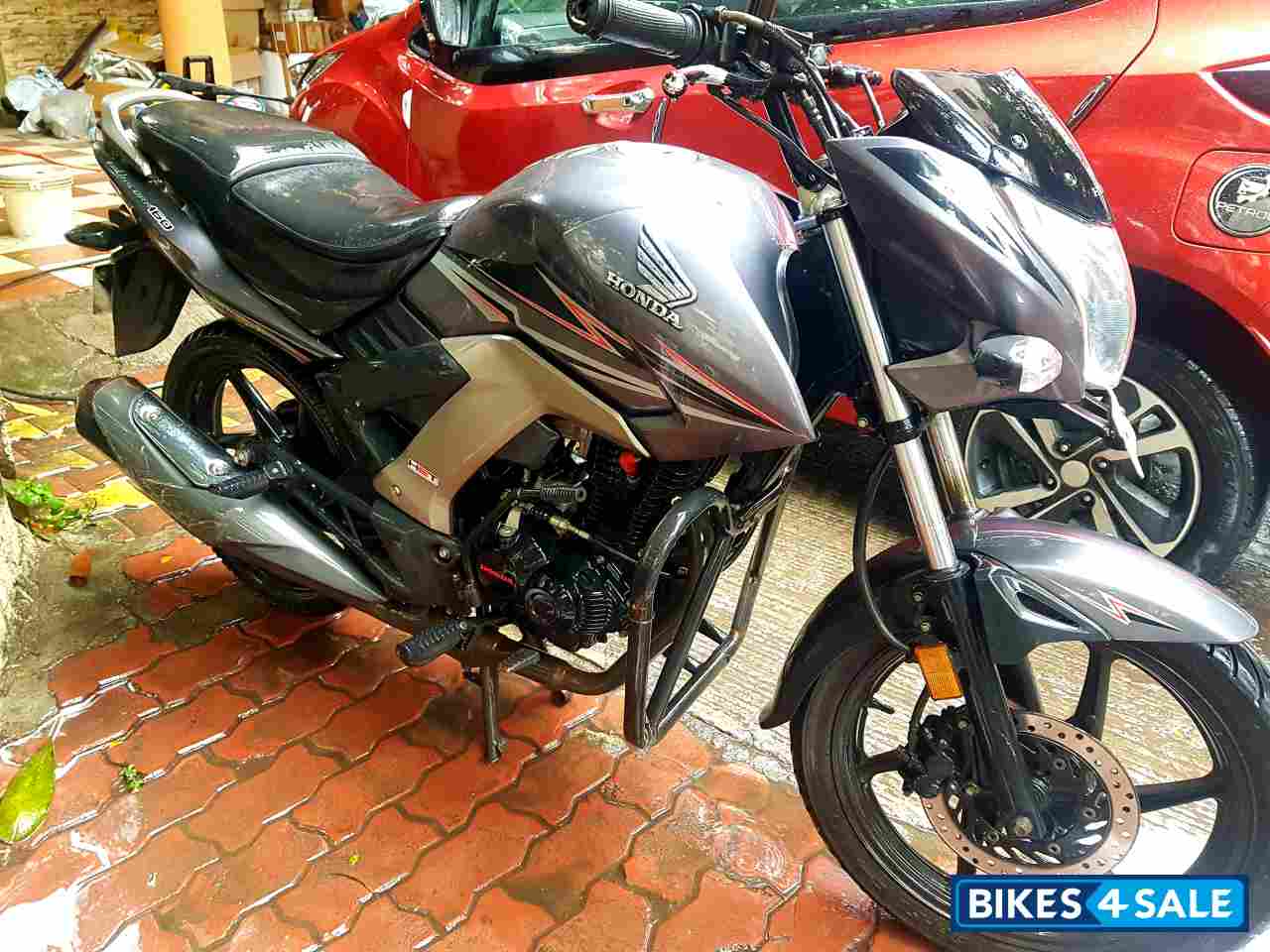 Grey Honda CB Unicorn 160