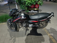 Maroon Bajaj XCD 135 DTS-Si