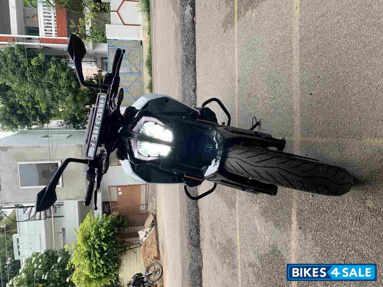 Ceramic White KTM Duke 390 BS6